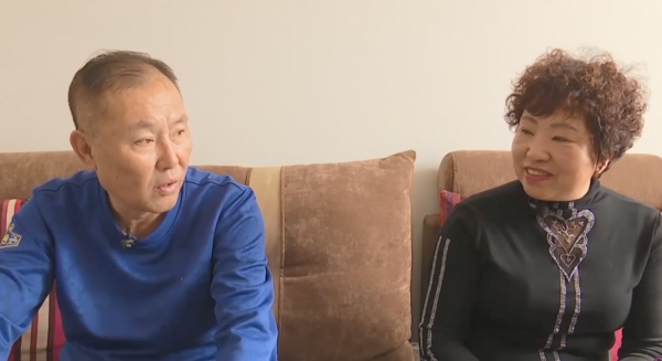 大媽工資不想動，還想要點零花錢，大爺：這麼大年紀，別玩心眼了