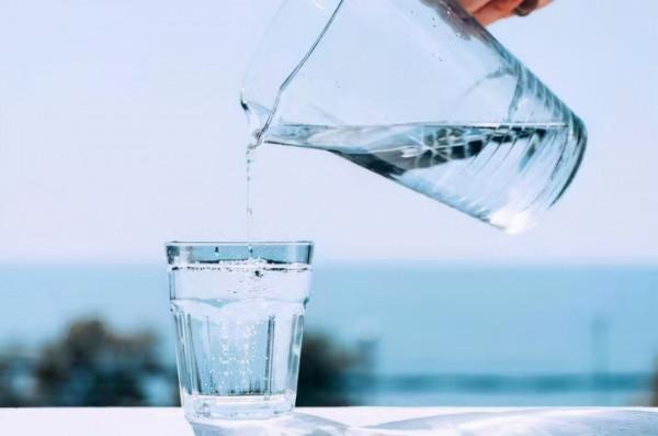 喝水時，把開水涼水兌成溫水喝，好不好？經常喝會怎樣？