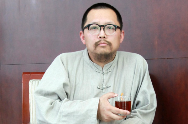 17歲闖京城，29歲放棄北京房產，50歲仍租房度日，史航有多任性