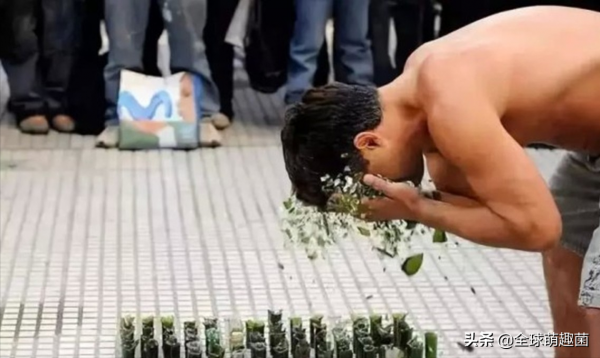 40個顛覆認知的吉尼斯記錄,男子把飛機當飯吃,用玻璃碎片洗臉 40個顛覆認知的吉尼斯記錄,男子把飛機當飯吃,用玻璃碎片洗臉