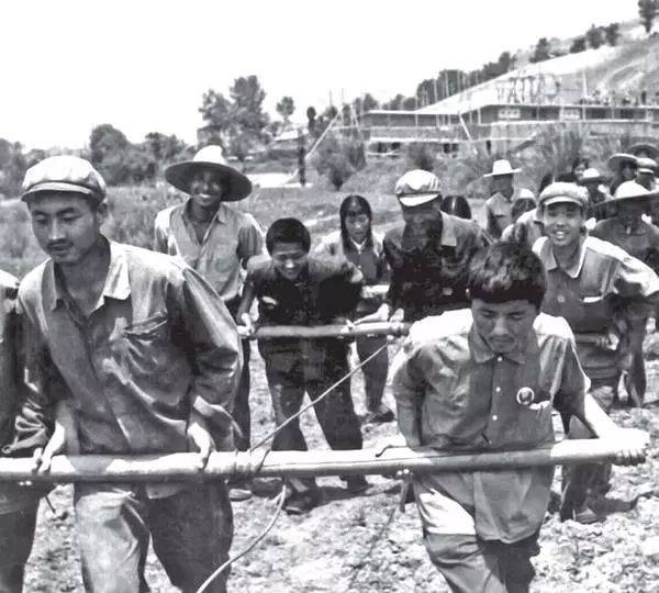 1978年前,新中國創造了前所未有的發展奇蹟,為何人民仍感覺窮? 1978年前,新中國創造了前所未有的發展奇蹟,為何人民仍感覺窮?