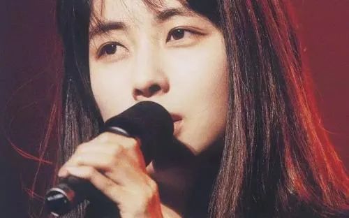 她永遠不知道她在中國有多火?BGM一響,就想起當年的熱血青春 她永遠不知道她在中國有多火?BGM一響,就想起當年的熱血青春