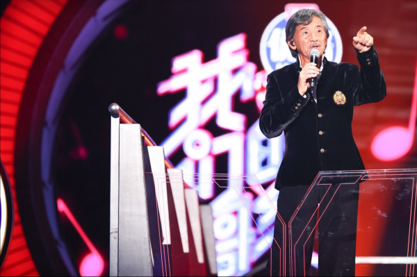 譚詠麟提前慶祝林子祥74歲生日 感覺甜蜜？