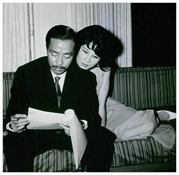 空軍司令對航空公司老闆說:追不上這位空姐,就把飛機打下來 空軍司令對航空公司老闆說:追不上這位空姐,就把飛機打下來