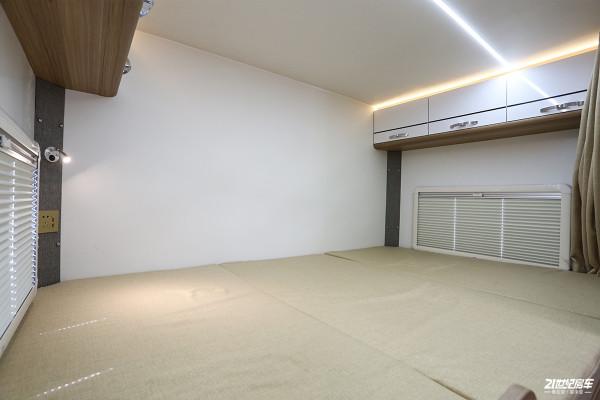 2張大床、2個廚房！實拍宇晨網紅四號大額頭輕卡房車