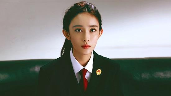 牛奶成桶倒,用140桶礦泉水拍戲,“塑膠演員”滑稽到何等地步? 牛奶成桶倒,用140桶礦泉水拍戲,“塑膠演員”滑稽到何等地步?