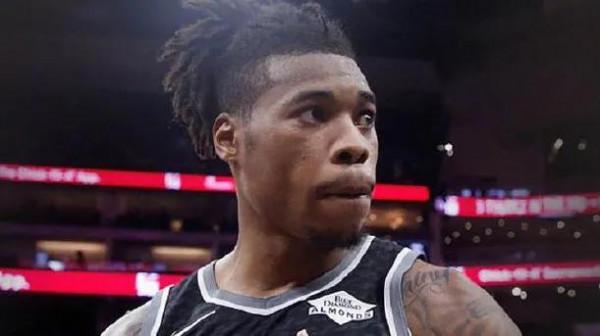 在常規賽中獲勝率最差的5名比較活躍的NBA球員，拉文拉塞爾上榜