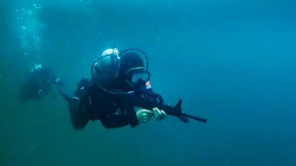 閩東腹地！海軍陸戰隊開展破襲演練
