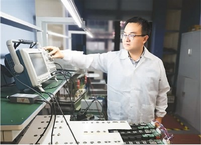 十年磨一劍 追夢創“芯”路（家國情懷 報效桑梓（13））