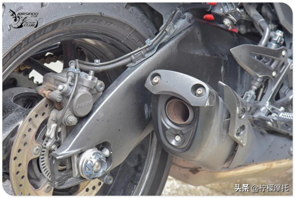 鈴木小鋼炮GSX-R150改後搖臂很簡單？