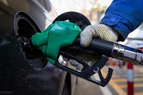油價調整訊息：今天9月21日，加油站調價後92號汽油、柴油零售價