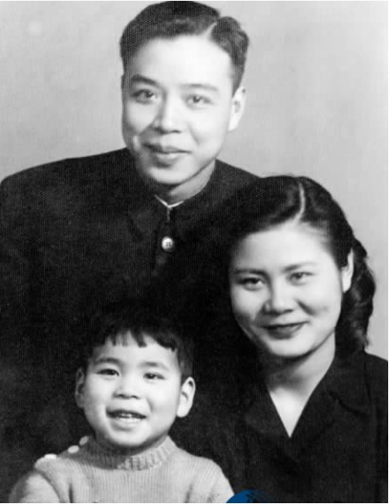 她是第一任衛生部長,丈夫馮玉祥,女兒馮理達參與非典救治工作 她是第一任衛生部長,丈夫馮玉祥,女兒馮理達參與非典救治工作