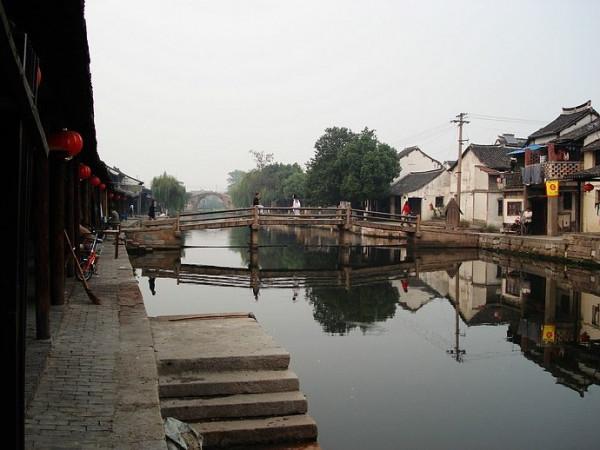 一個人的水鄉行：西塘，夜色裡的邂逅