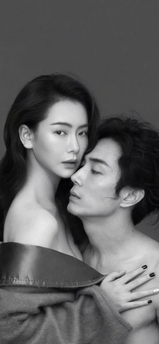 李承鉉戚薇夫婦，有人說早因財產問題掰了，可最近真的天上飛哦