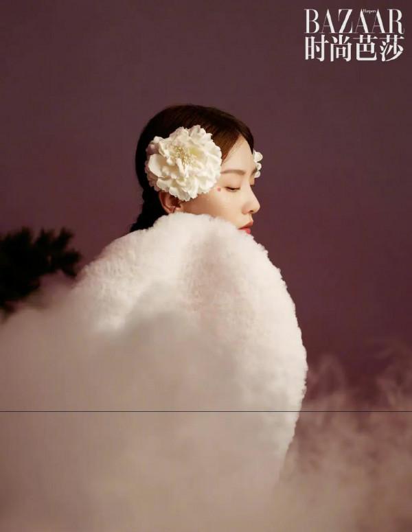 劉詩詩《時尚芭莎》牡丹花間大片 劉詩詩《時尚芭莎》牡丹花間大片