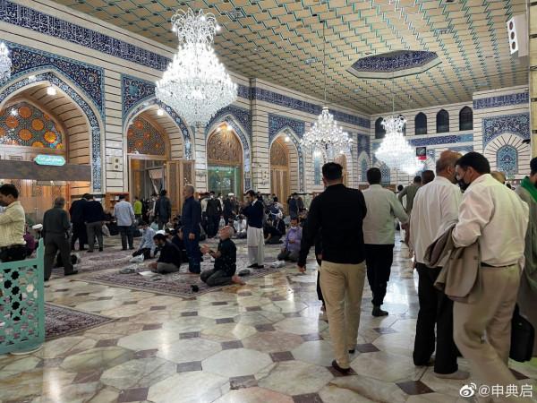 庫姆是什葉派的聖城,貧富差距較大,收入低也保護了傳統手工業 庫姆是什葉派的聖城,貧富差距較大,收入低也保護了傳統手工業