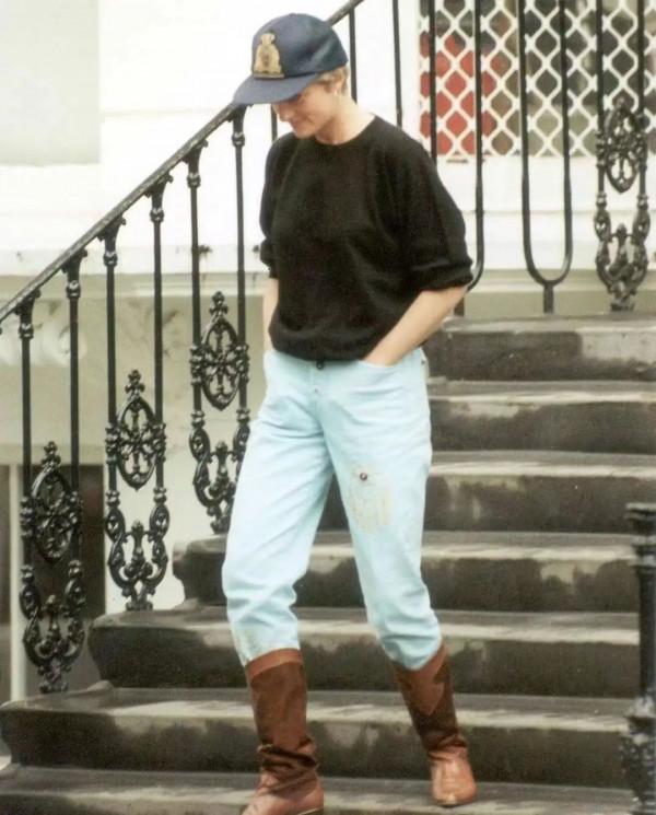 每張路透圖都讓人喊&OpenCurlyDoubleQuote;我的天&rdquo;！是哪個女明星這麼受歡迎？