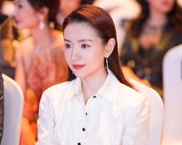 董潔到底有多狠？為了離婚不惜抹黑前夫，9年間不讓親生父子相見