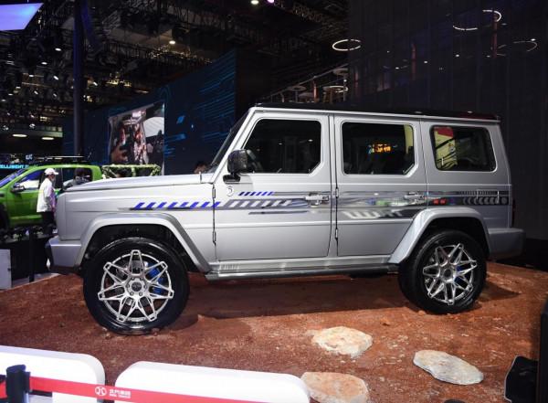 國產“賓士G”，方盒子造型，入門就配V6發動機，內飾成最大亮點