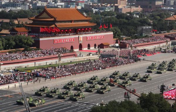 斯大林是唯一被掛在天安門的外國人，他一言讓開國大典提前三個月