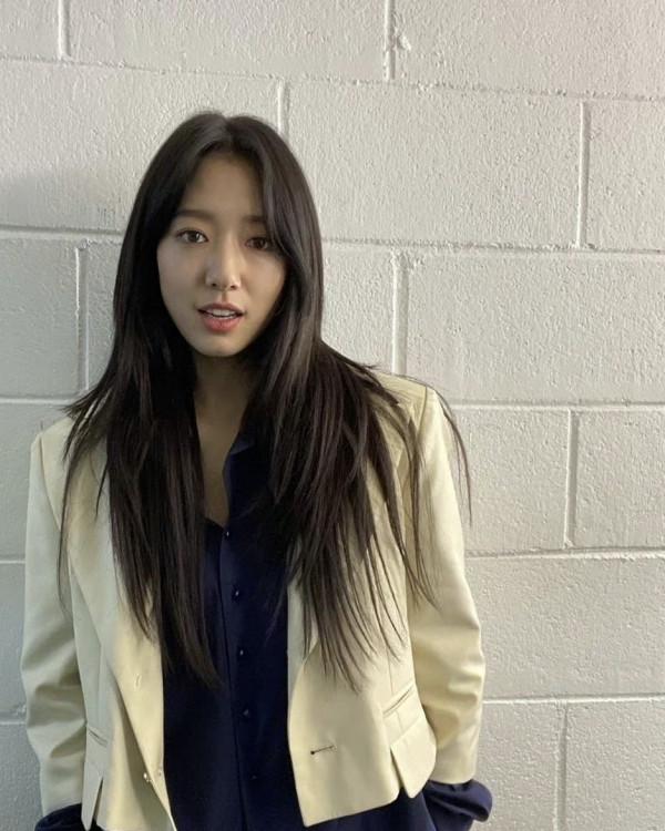 原來女神樸信惠的小腿那麼粗?平常都是穿“裝”出來的 原來女神樸信惠的小腿那麼粗?平常都是穿“裝”出來的