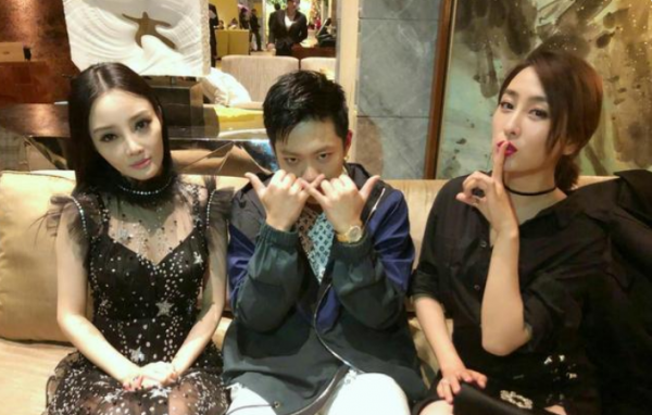 娛樂圈裡的5對塑膠姐妹情,章子怡“勢利眼”,謝娜誰紅和誰玩? 娛樂圈裡的5對塑膠姐妹情,章子怡“勢利眼”,謝娜誰紅和誰玩?