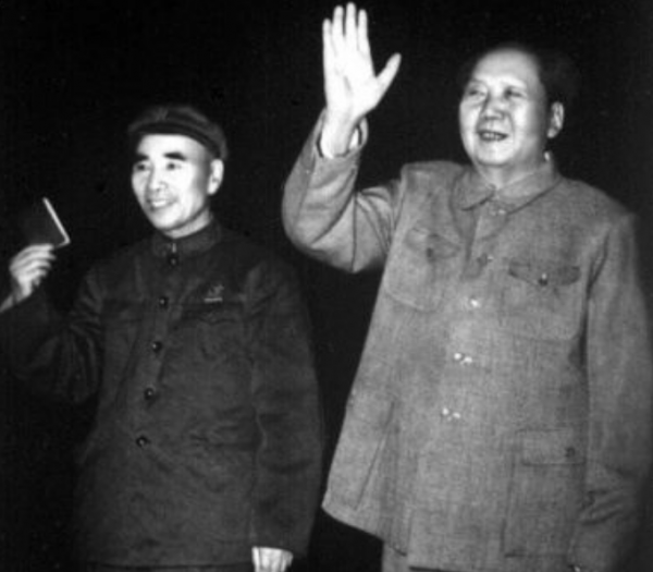 林彪列4點原因反對援朝，毛主席堅持出兵，蔣介石：沒人打得過他