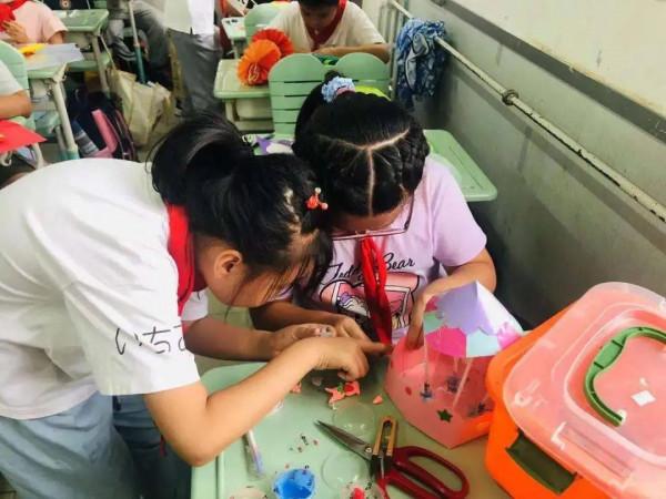 在中小學推行“5+2”模式以後……