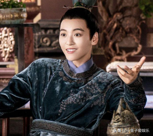 女扮男裝“以假亂真”！看這幾位女演員扮相，“假男人”臉疼不？