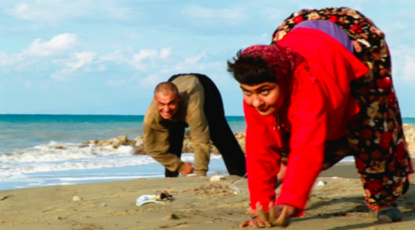 土耳其烏拉斯家族：5個孩子用四肢走路 背後是什麼原因？