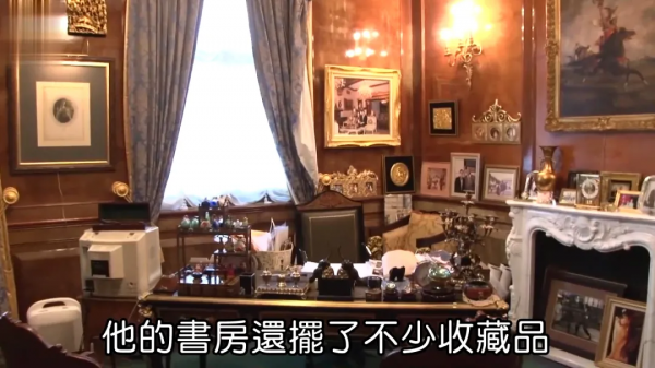 香港演員賣3億豪宅,馬桶20W、花瓶60W,卻帶家人住進小房子 香港演員賣3億豪宅,馬桶20W、花瓶60W,卻帶家人住進小房子