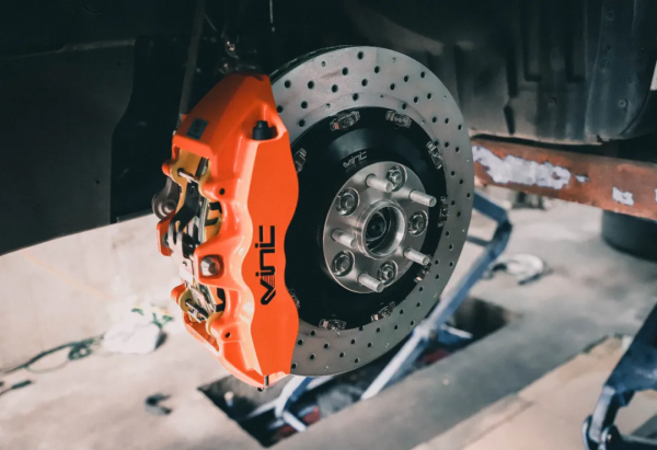 被低估的豪華SUV 謳歌RDX，剎車改裝升級VINIC前六後四剎車套裝