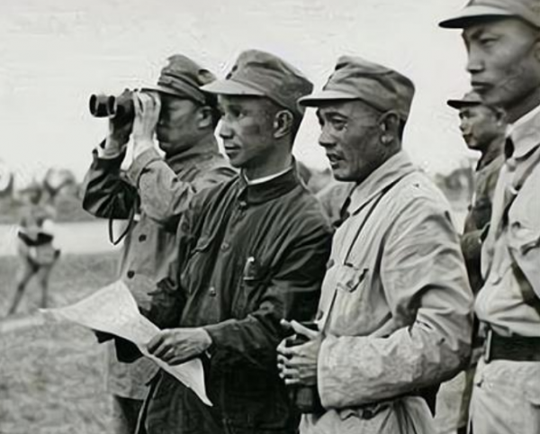 1958年軍區首長視察遼寧,發現糧倉警衛是犧牲5年戰友,他是誰? 1958年軍區首長視察遼寧,發現糧倉警衛是犧牲5年戰友,他是誰?