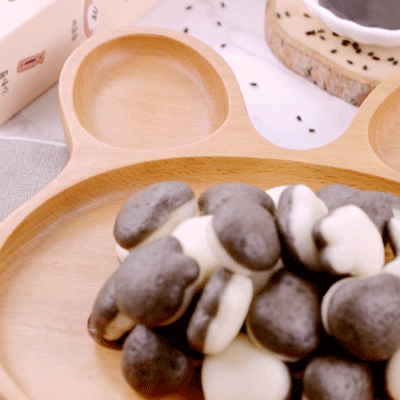 爆好吃！吃這菜雙色黑芝麻手指包，米飯你得多備點