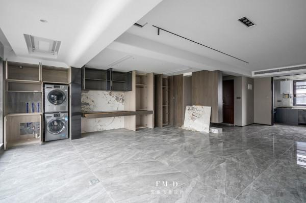 一梯兩戶半包20多萬，140㎡大橫廳打通陽臺，有200㎡大平層既視感