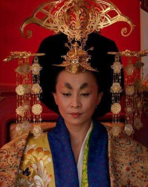 8位歲月不老的&OpenCurlyDoubleQuote;港星女神&rdquo;，沒有整形臉，個個膚白如雪 冰青玉結