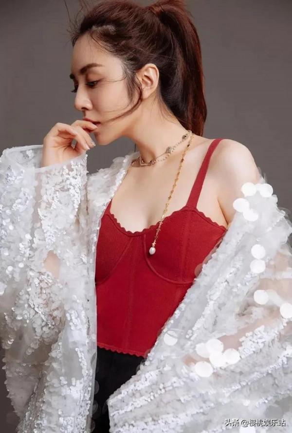 王曉晨驚豔美圖,女人味十足,魅力綻放 王曉晨驚豔美圖,女人味十足,魅力綻放