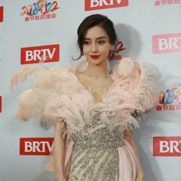 北京春晚路透：王鷗像大白菜、李沁生圖顯老，AB戴婚戒破婚變傳聞