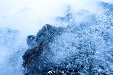江西羊獅慕景區春雪宛如巨型水墨畫