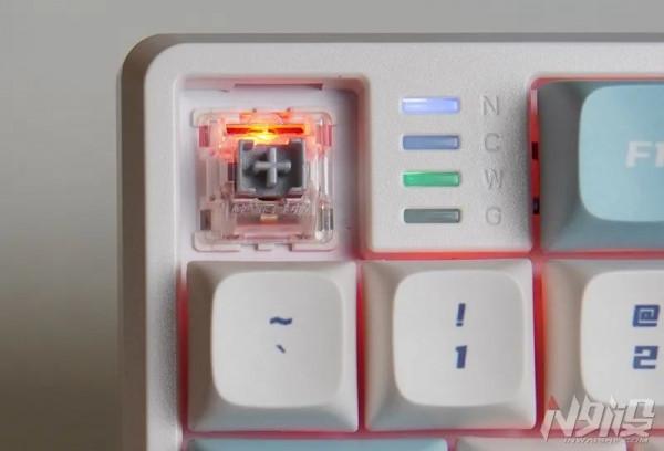 Darmoshark K7 Pro三模無線機械鍵盤體驗