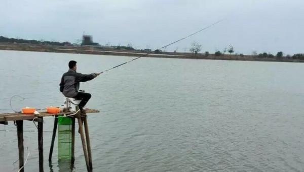 上餌拋竿前，注意這三個小細節，漁獲真的能多一些