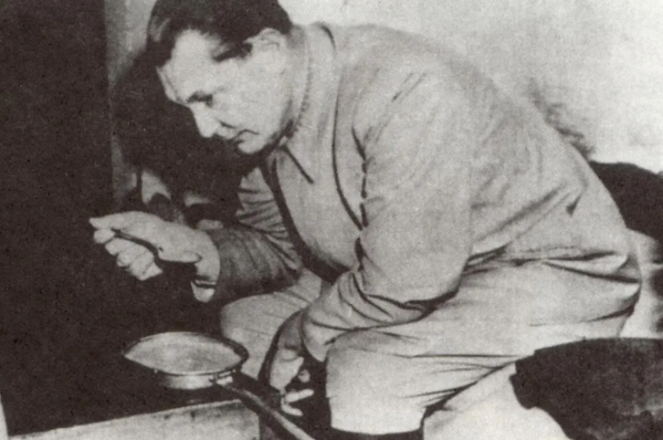 大搞“閃電戰”的納粹德國，軍工效率竟堪比樹懶“閃電”