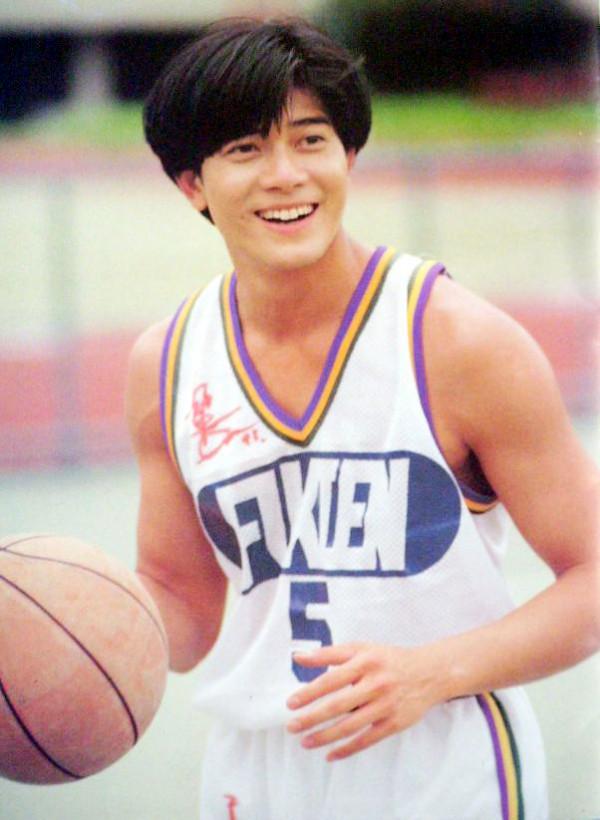 滄桑郭富城:52歲娶小妻子,樂做幸福的“安徽女婿” 滄桑郭富城:52歲娶小妻子,樂做幸福的“安徽女婿”