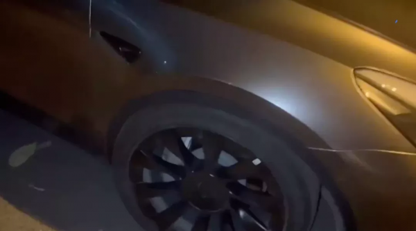 特斯拉也斷軸?不,它是“斷臂” 特斯拉也斷軸?不,它是“斷臂”