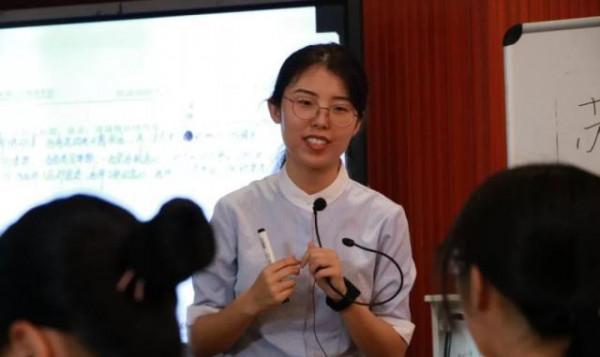 公務員和教師的“差距”一目瞭然,誰才是真正的“鐵飯碗” 公務員和教師的“差距”一目瞭然,誰才是真正的“鐵飯碗”