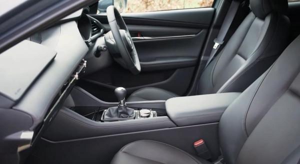 新款馬自達3 Hatchback海外亮相！配2&period;0&plus;輕混，車尾是亮點