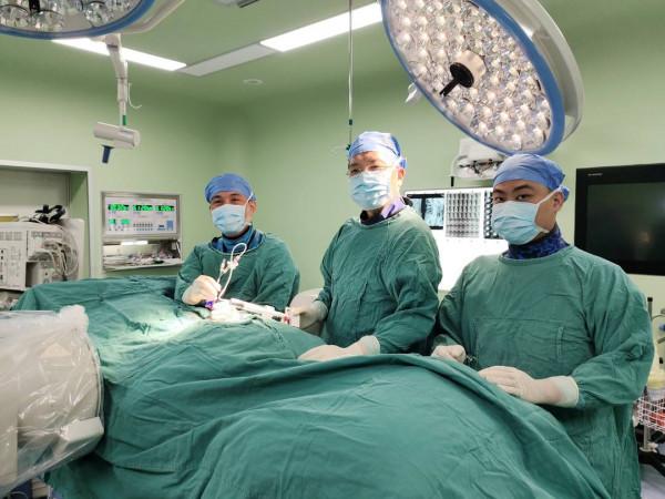 四川一醫院使用PCKP手術治療“椎體壓縮性骨折”，全省尚屬首例