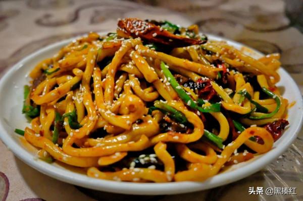 新疆遊記 | 塔什庫爾幹，縣城裡只有一條比較繁華的街：紅其拉甫路