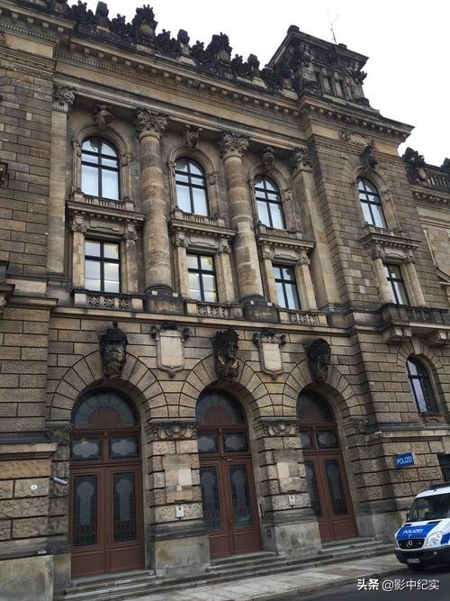 德國7歲女孩慘死,真兇卻判無罪,女孩母親連開8槍在法庭擊斃兇手 德國7歲女孩慘死,真兇卻判無罪,女孩母親連開8槍在法庭擊斃兇手