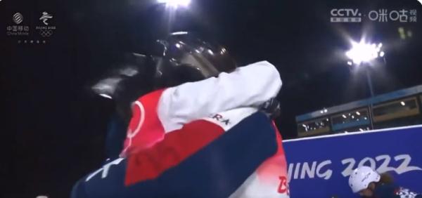 徐夢桃與美國運動員做出的一個動作，感動了世界
